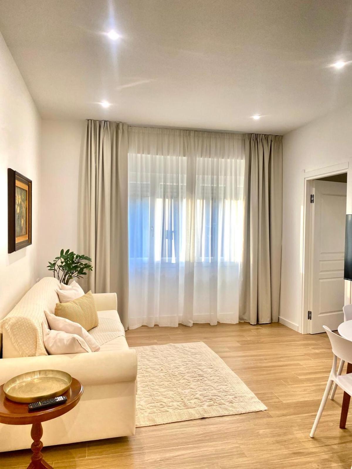 Feel Boutique Rooms Oristano Exteriör bild