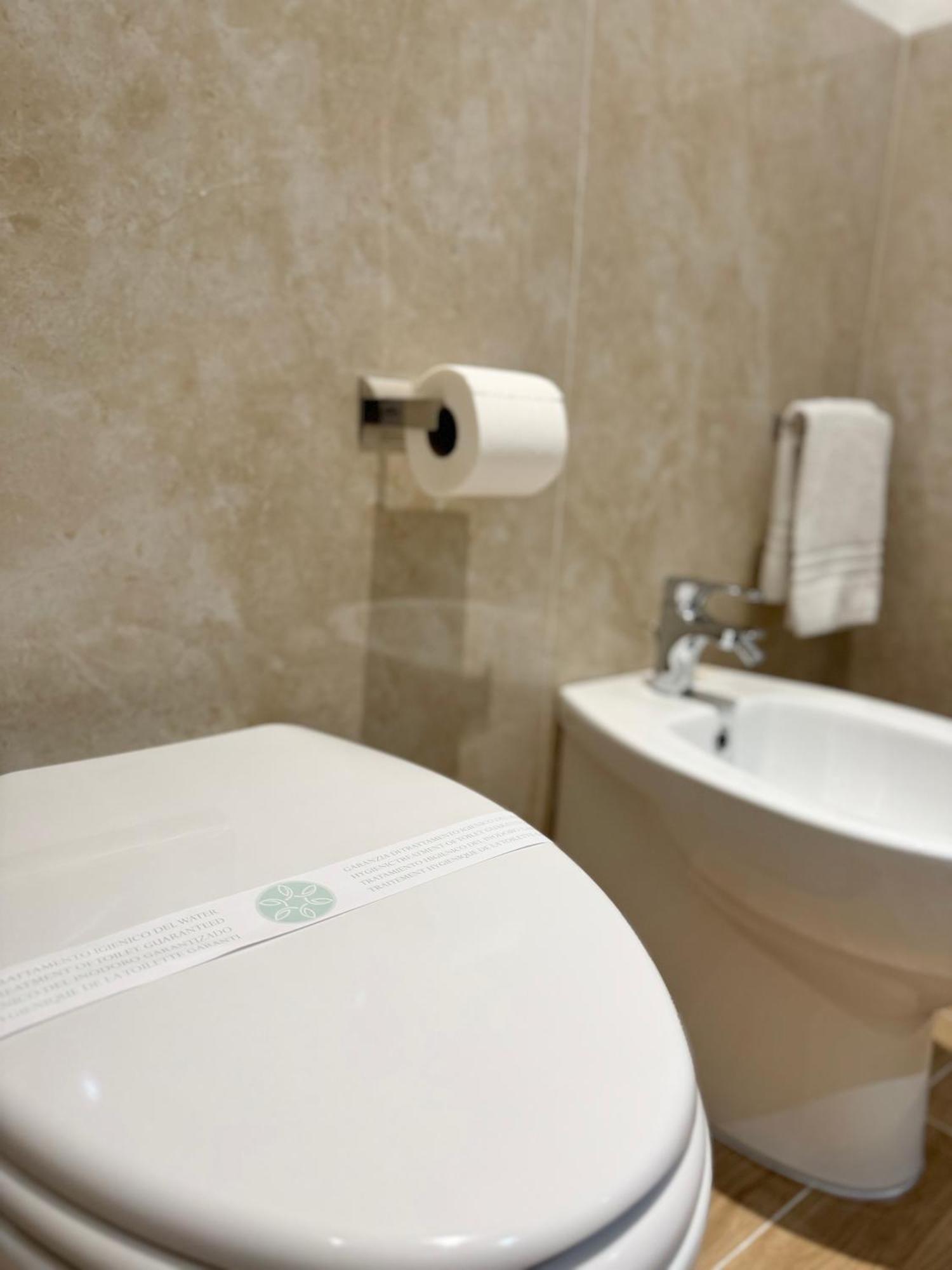 Feel Boutique Rooms Oristano Exteriör bild