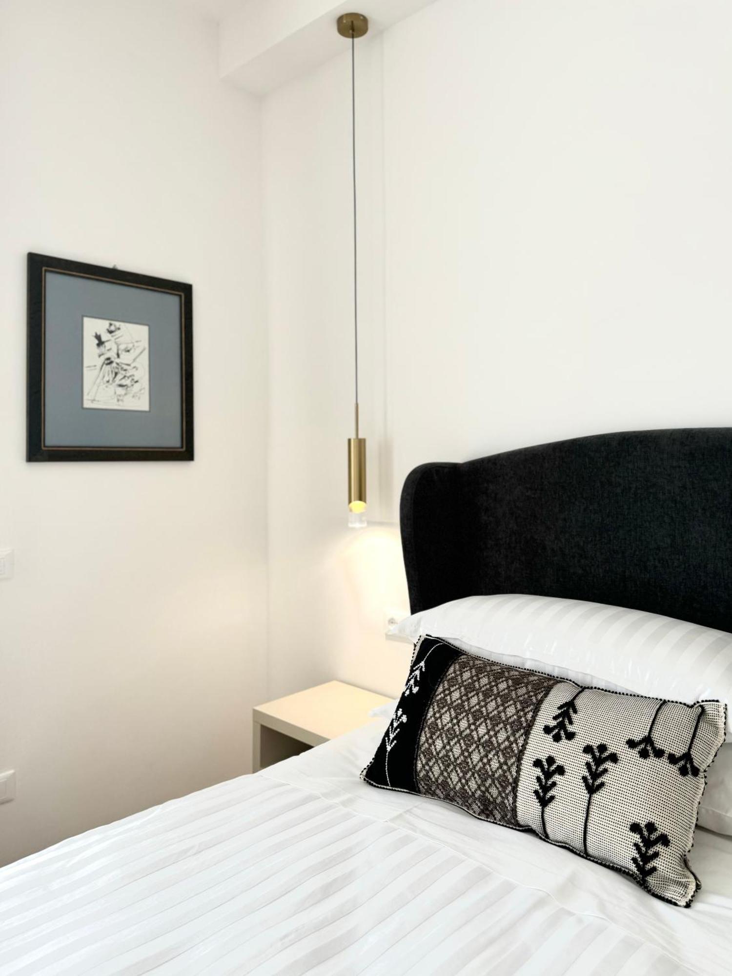 Feel Boutique Rooms Oristano Exteriör bild