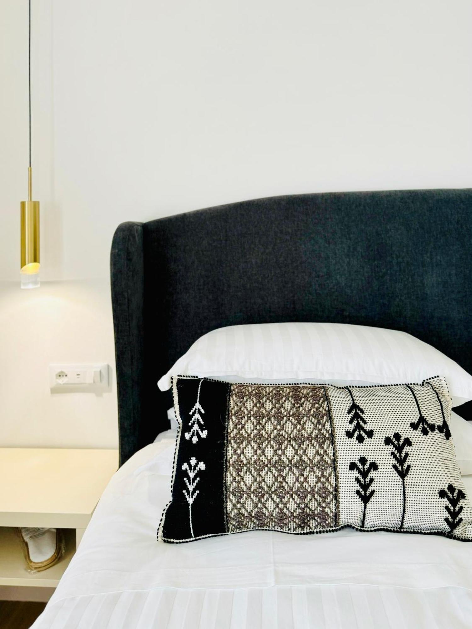 Feel Boutique Rooms Oristano Exteriör bild