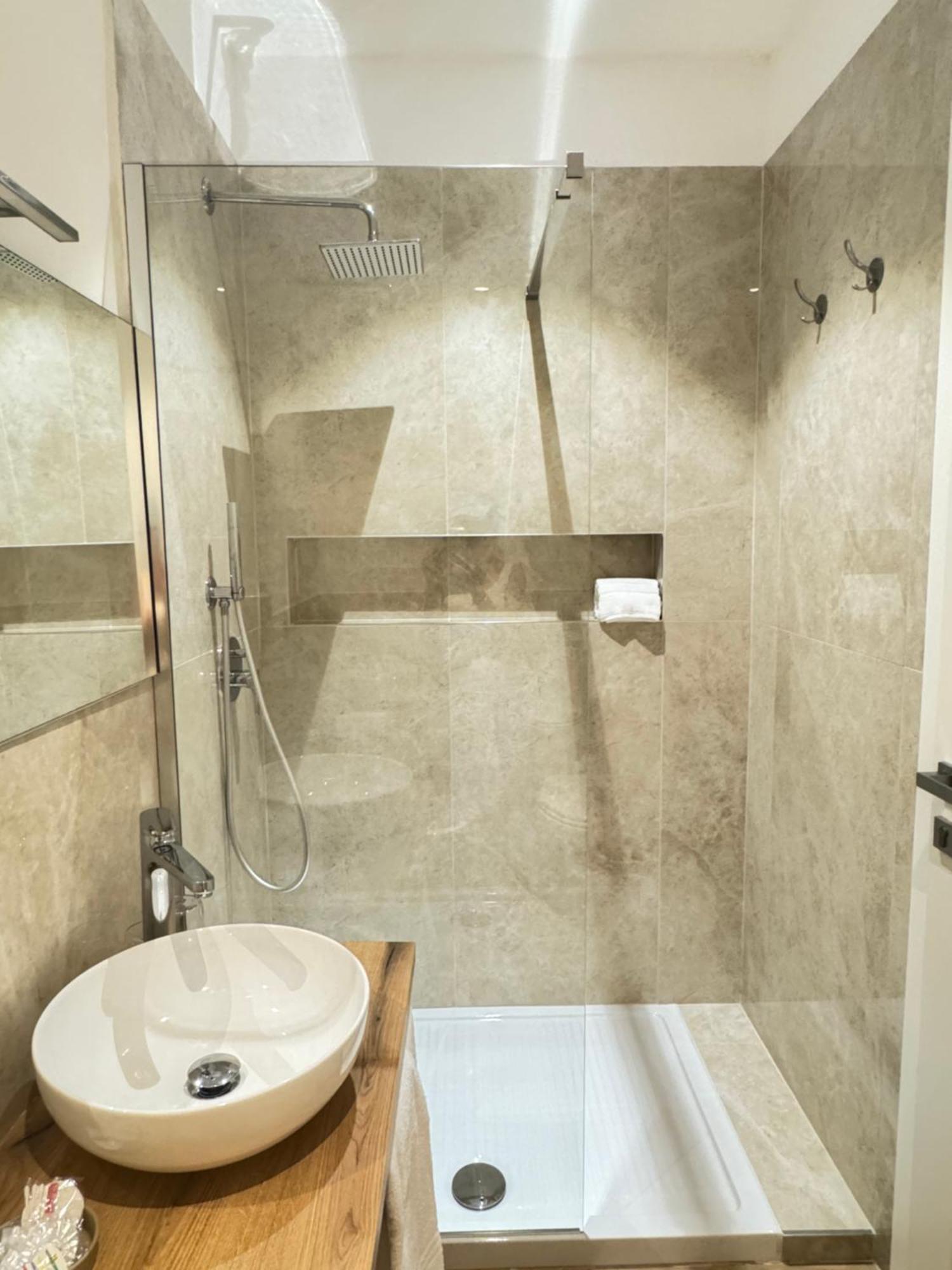 Feel Boutique Rooms Oristano Exteriör bild