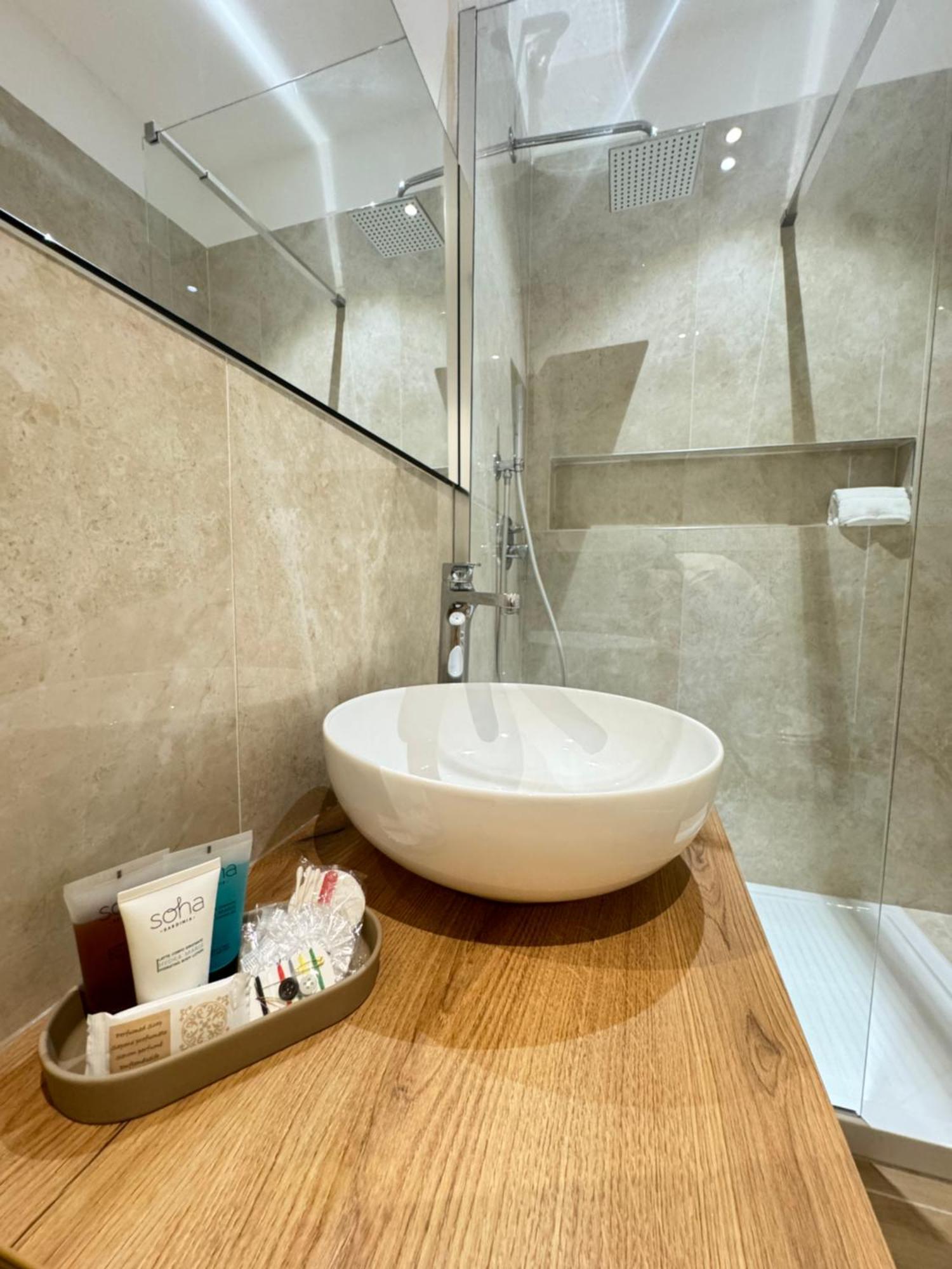 Feel Boutique Rooms Oristano Exteriör bild