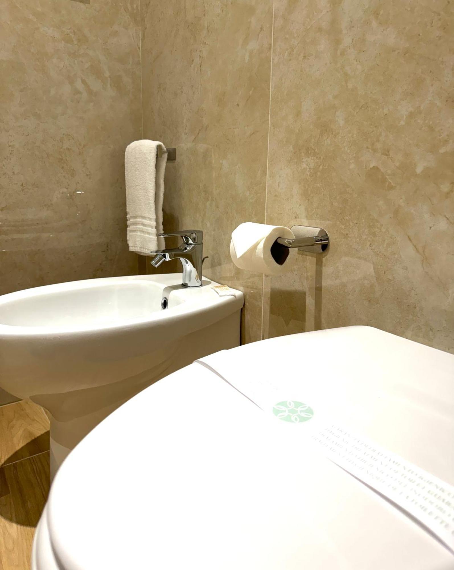 Feel Boutique Rooms Oristano Exteriör bild