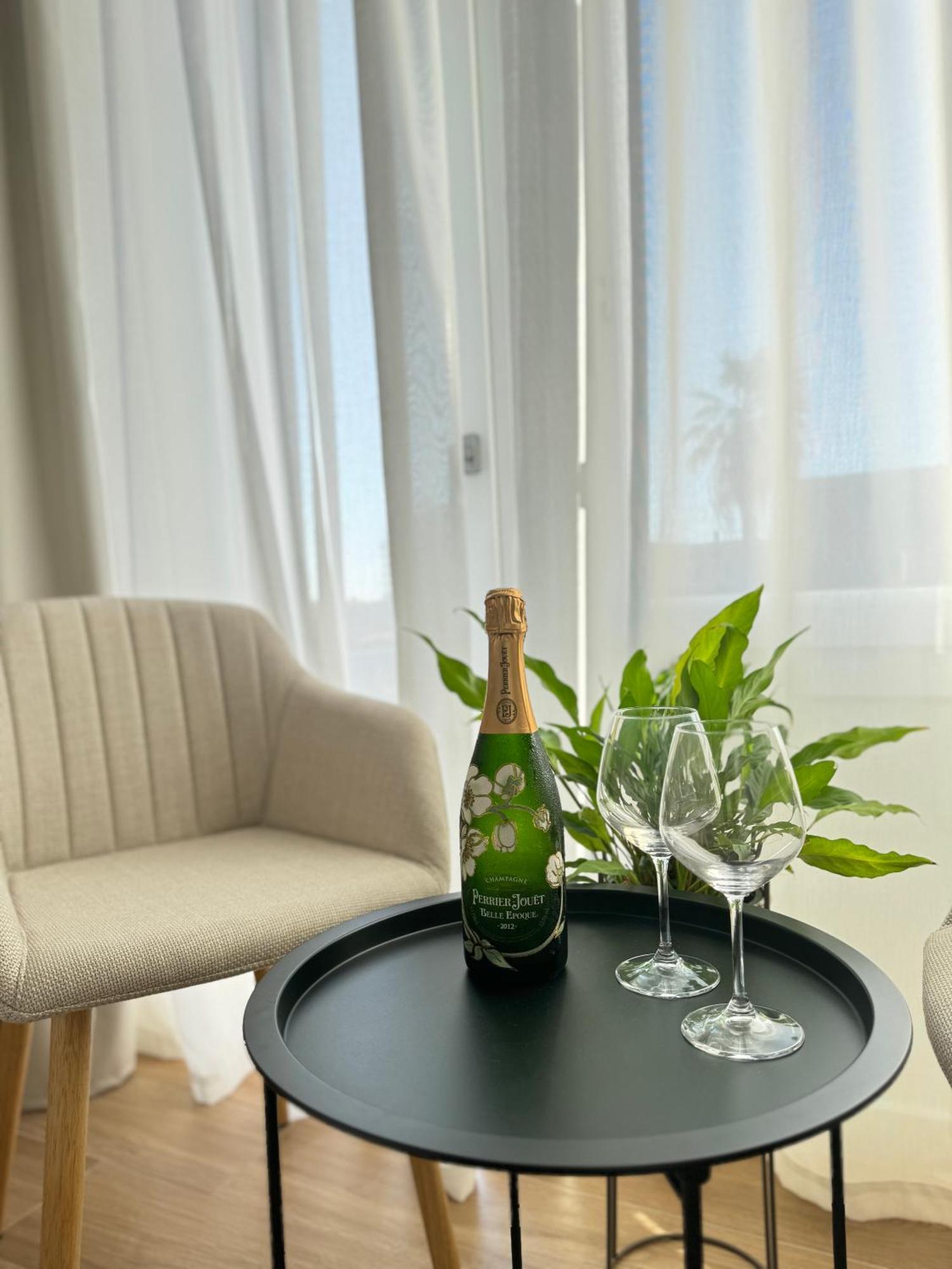 Feel Boutique Rooms Oristano Exteriör bild