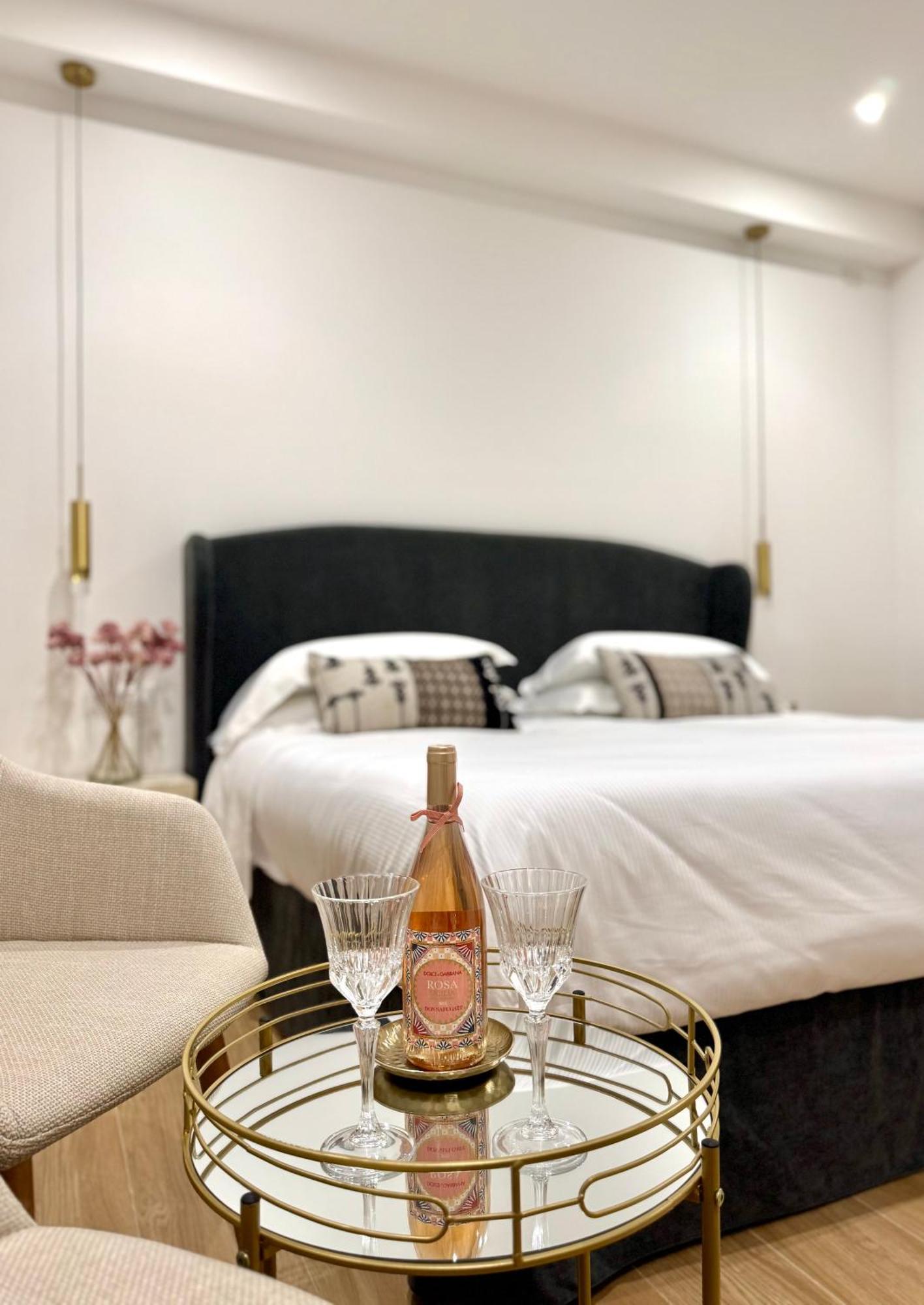 Feel Boutique Rooms Oristano Exteriör bild
